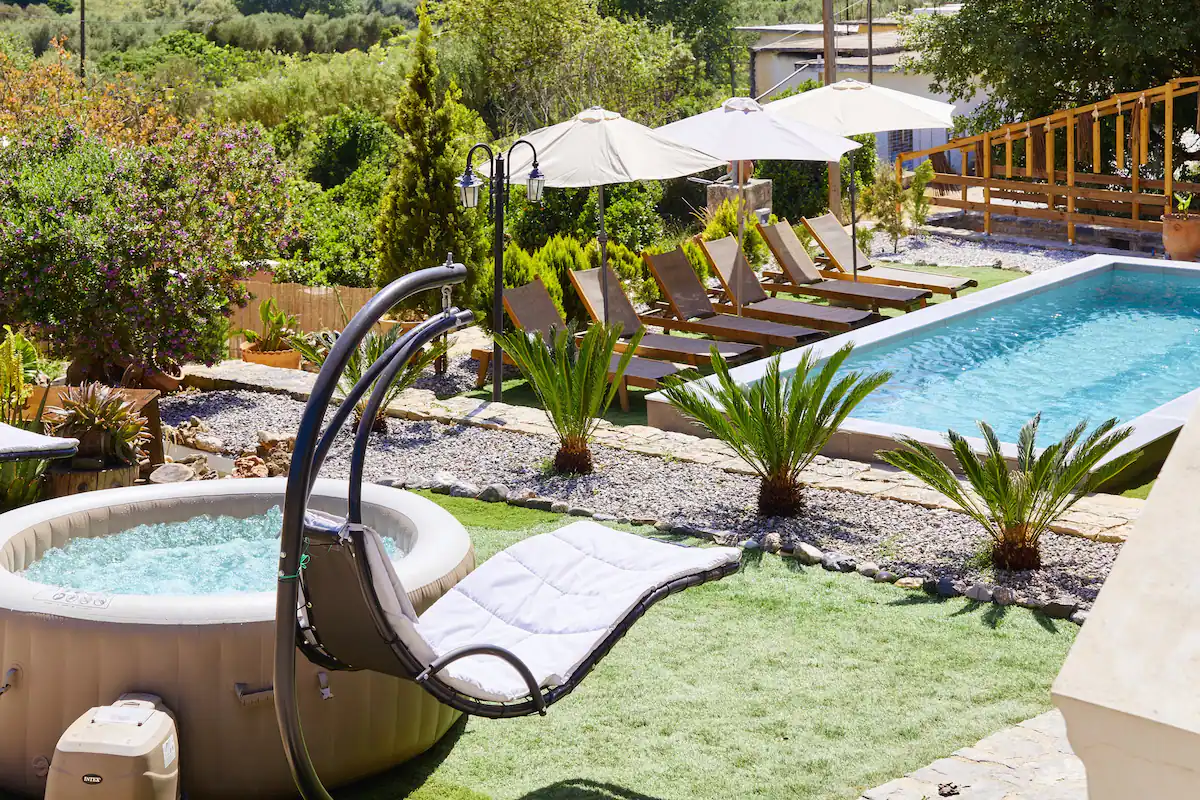 Luxury Property for sale in Mylopotamos. ID 1v-1073