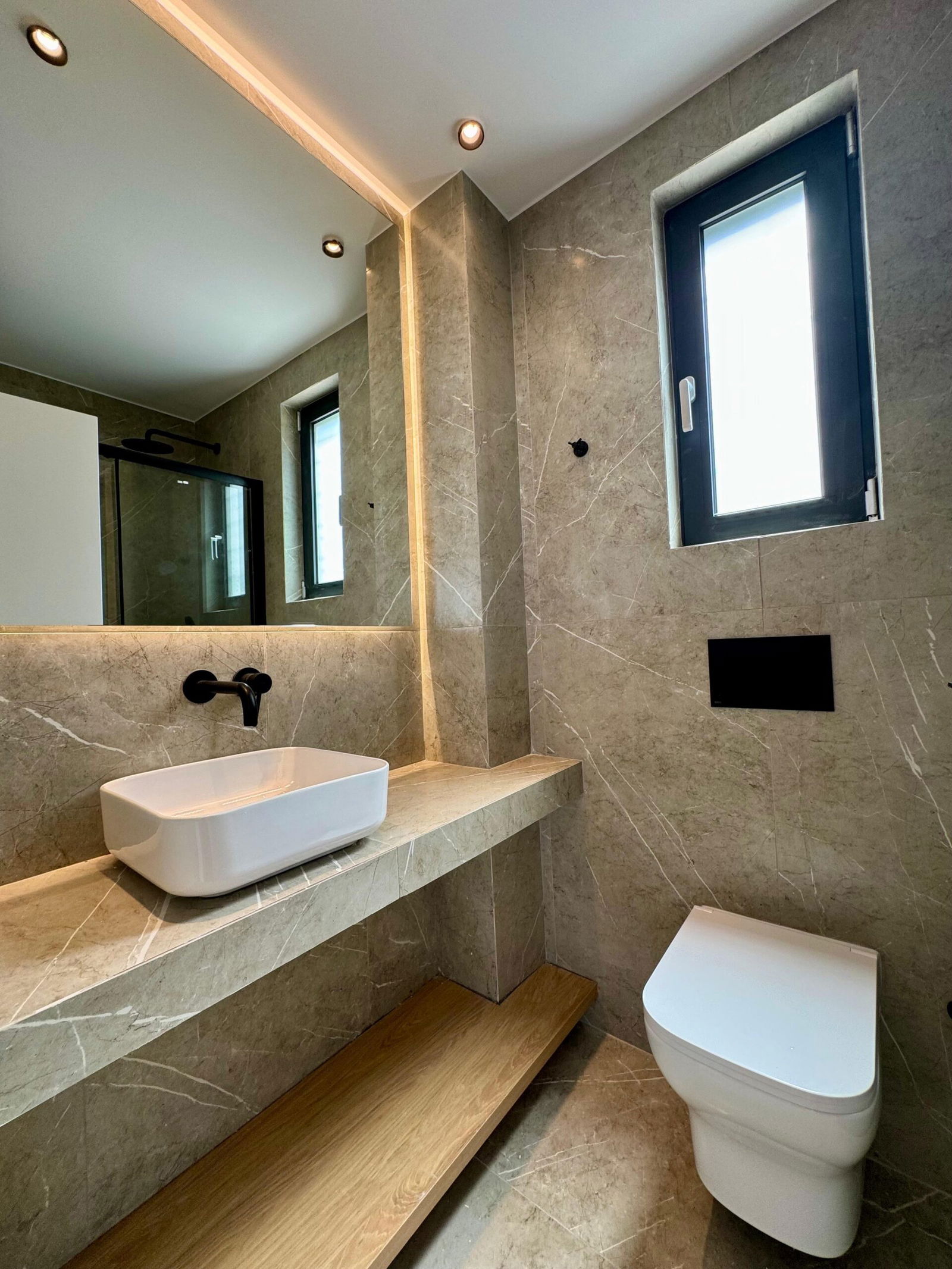 Seaview Apartment for sale in Piraeus. ID A4-7658