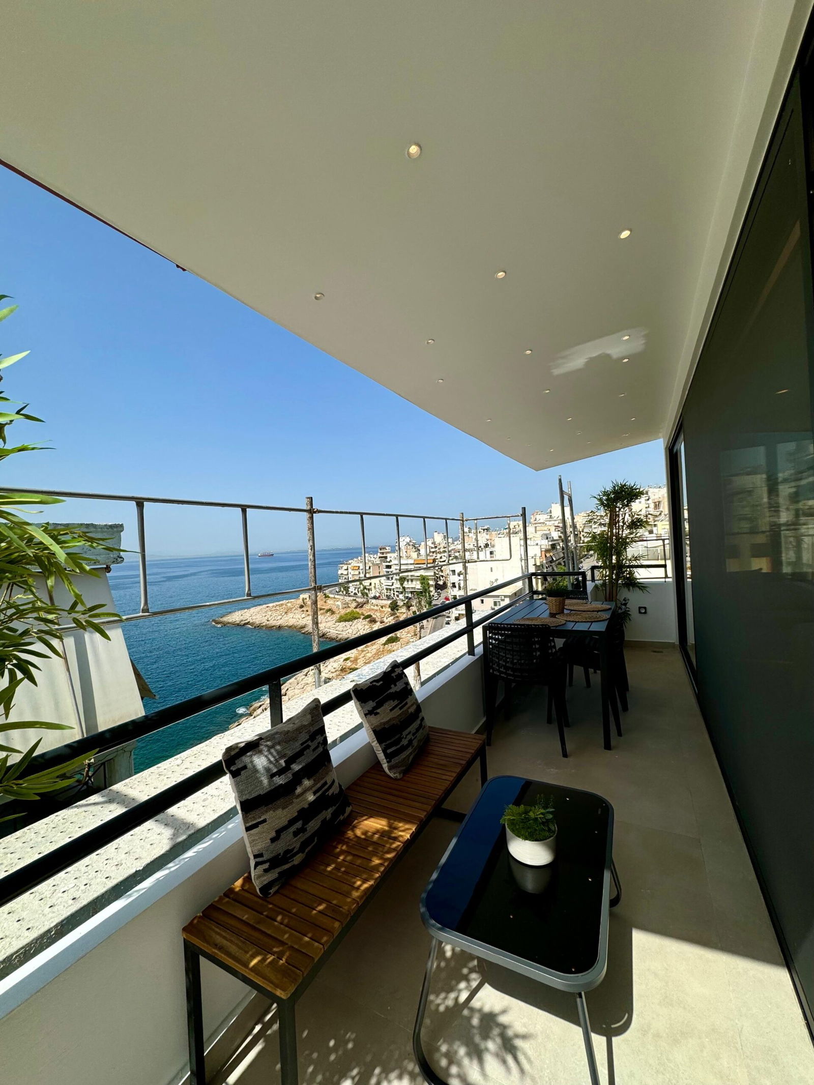 Seaview Apartment for sale in Piraeus. ID A4-7658