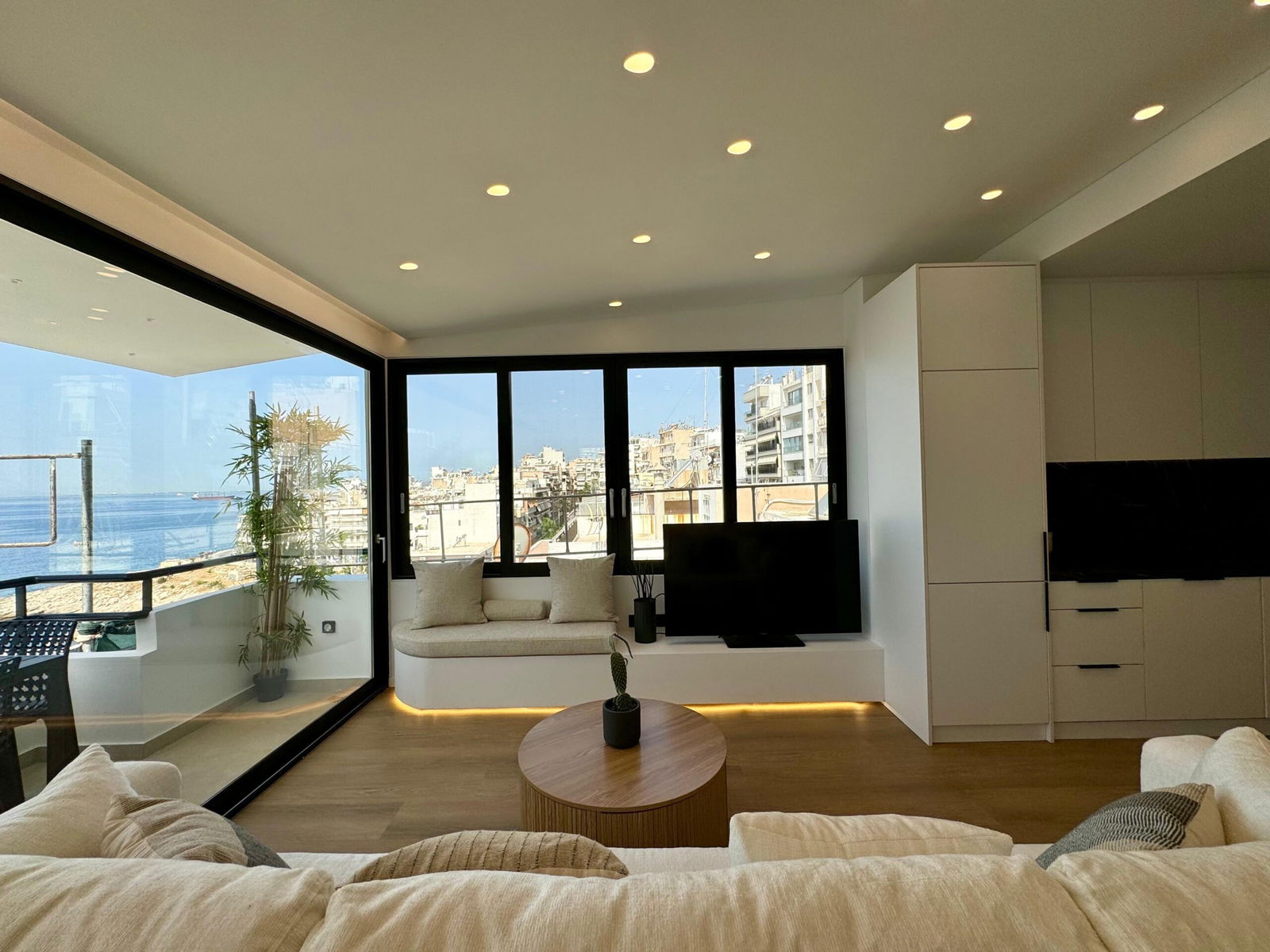 Seaview Apartment for sale in Piraeus. ID A4-7658
