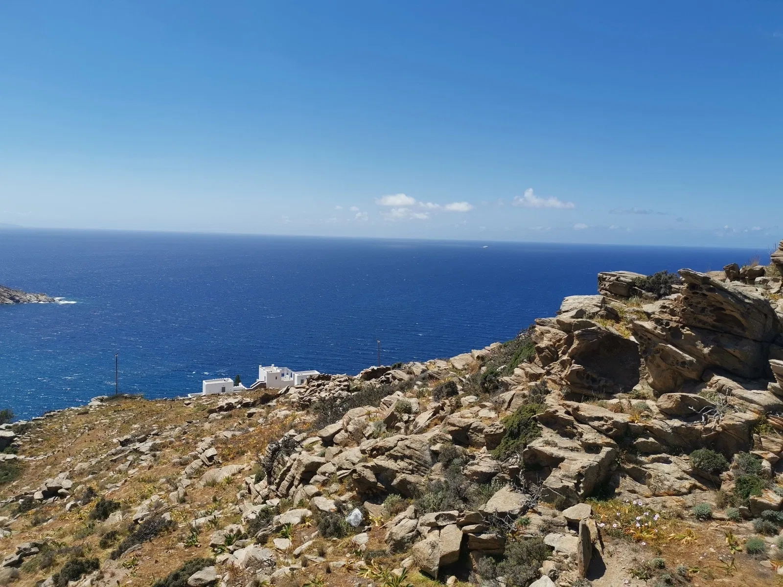 Seaview Plot for sale in Ios. ID I3-3064