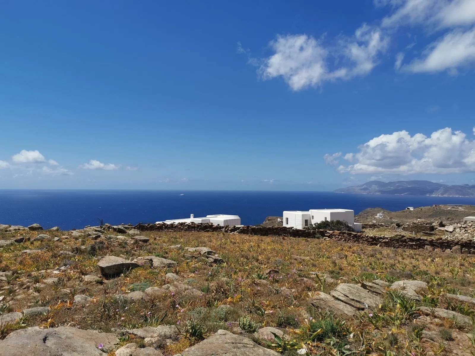 Seaview Plot for sale in Ios. ID I3-3064