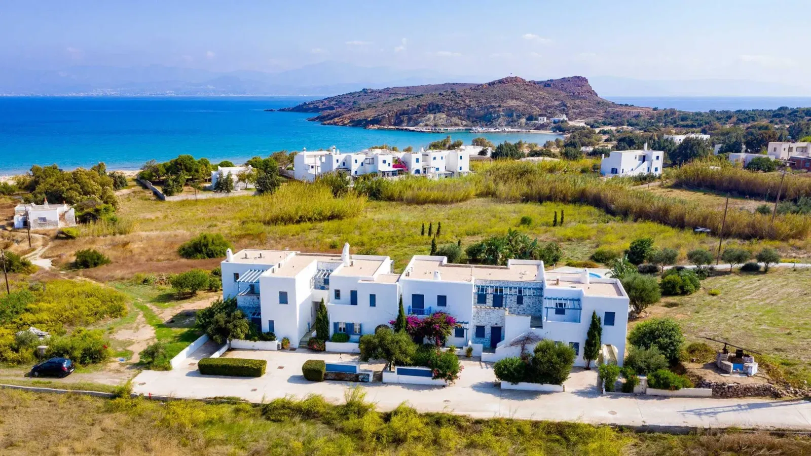 Seaside Apartment in Paros for sale. ID Pa4-9190