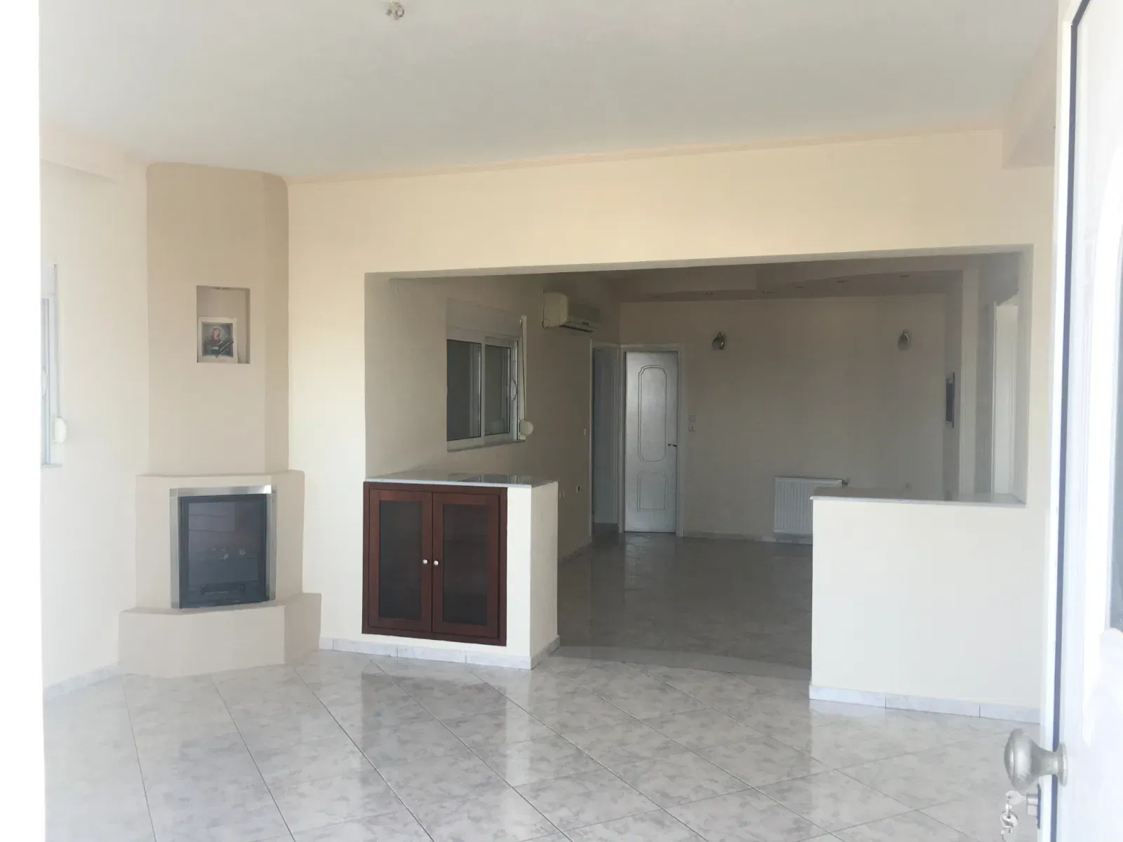 Seaview Apartment in Rhodes for sale. ID R4-9863