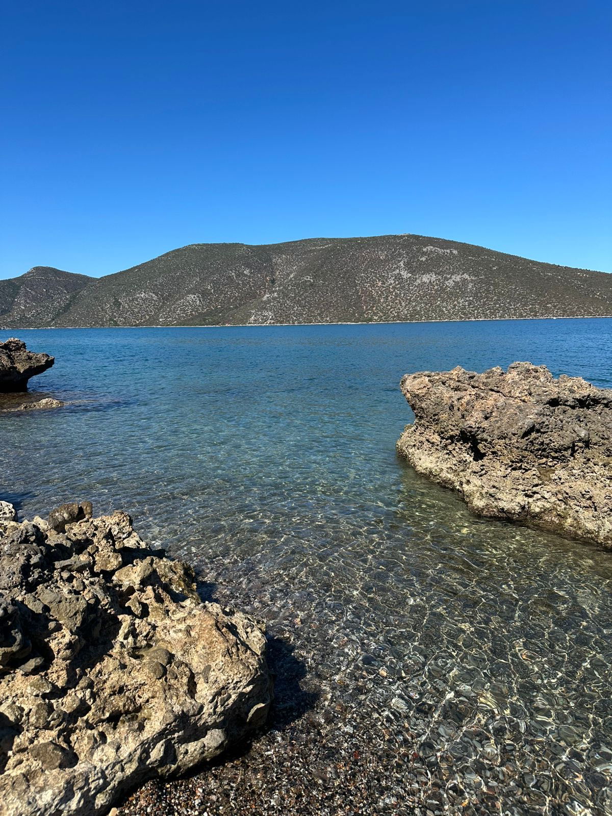 Seaview Luxury Villa for sale in Skorponeri, Chalkida. ID Euv-1500